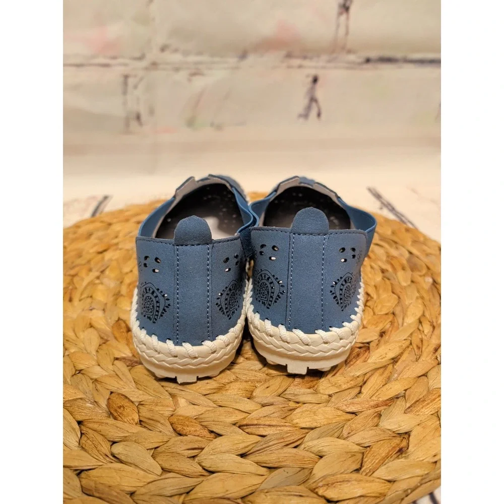 Bernie Mev Women's Blue‎ Laser Cut Flower Slip On Tulum Leather Sz 7 NIB